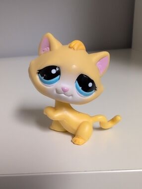 Littlest Pet Shop Kitten #1035 Authentic Hasbro Blue Eyes Collectible Figure